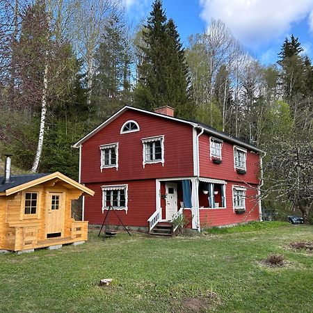 Charmig Villa Med Bastu Och Snabbt Wifi Långav エクステリア 写真